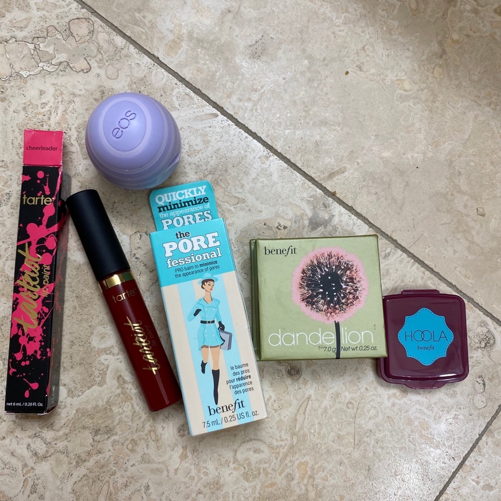 Assorted makeup - Picture 2 of 8